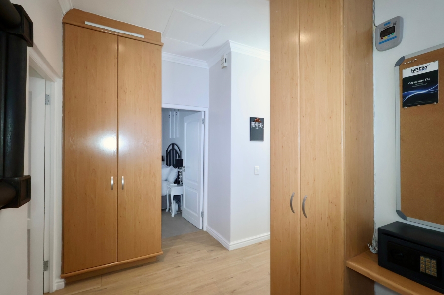 To Let 1 Bedroom Property for Rent in Kanonberg Western Cape